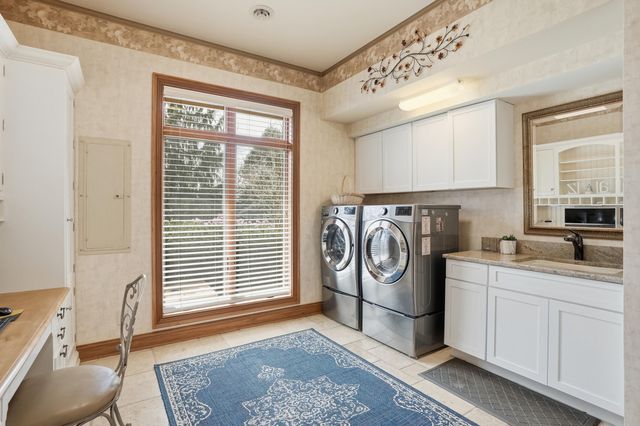 8315 Meadow Lane, St. John, IN 46373
