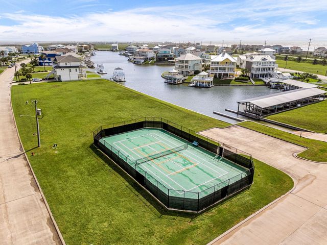 21127 W Sunset Bay Drive, Galveston, TX 77554