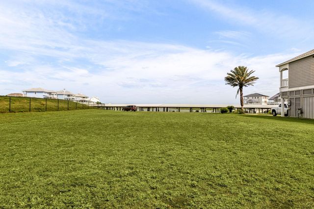 21127 W Sunset Bay Drive, Galveston, TX 77554
