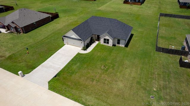 66 Maple Leaf Drive, Durant, OK 74701
