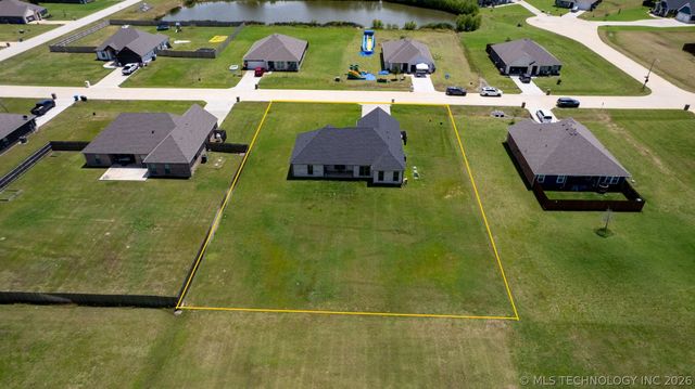 66 Maple Leaf Drive, Durant, OK 74701