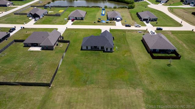 66 Maple Leaf Drive, Durant, OK 74701