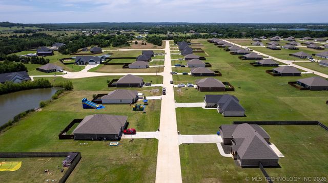 66 Maple Leaf Drive, Durant, OK 74701