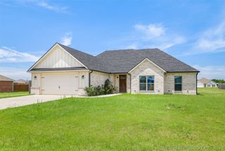 66 Maple Leaf Drive, Durant, OK 74701