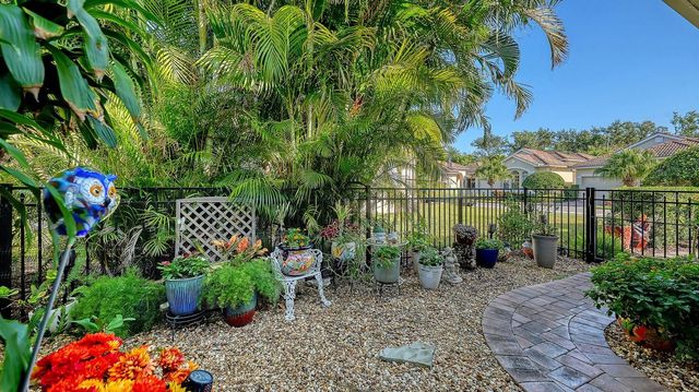 7810 33RD STREET E, Sarasota, FL 34243