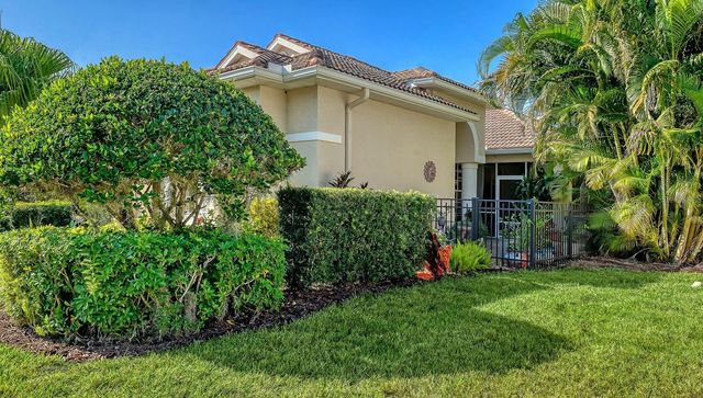 7810 33RD STREET E, Sarasota, FL 34243