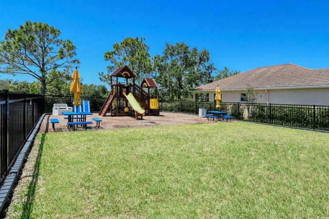 7810 33RD STREET E, Sarasota, FL 34243