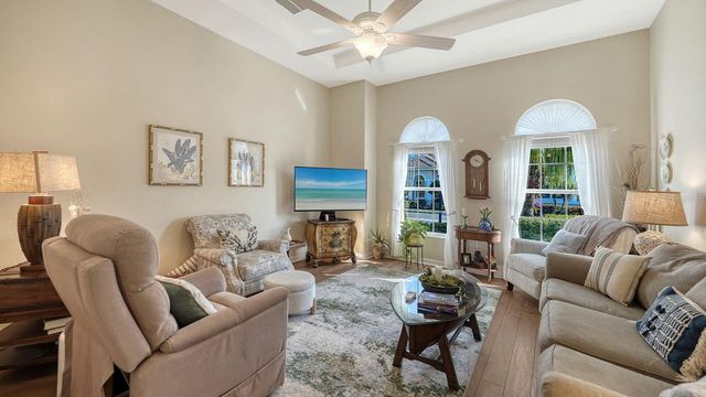 7810 33RD STREET E, Sarasota, FL 34243