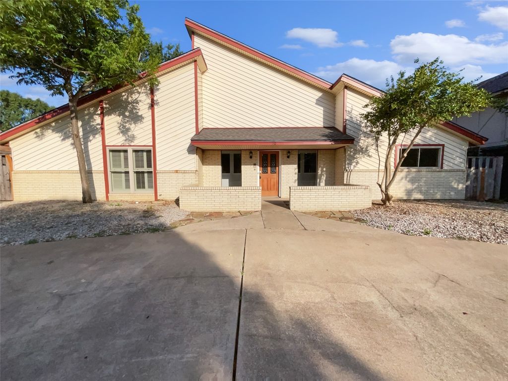 30 Lakewood Drive, Hickory Creek, TX 75065