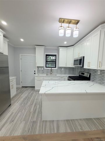 128 E 238th Street, Bronx, NY 10470