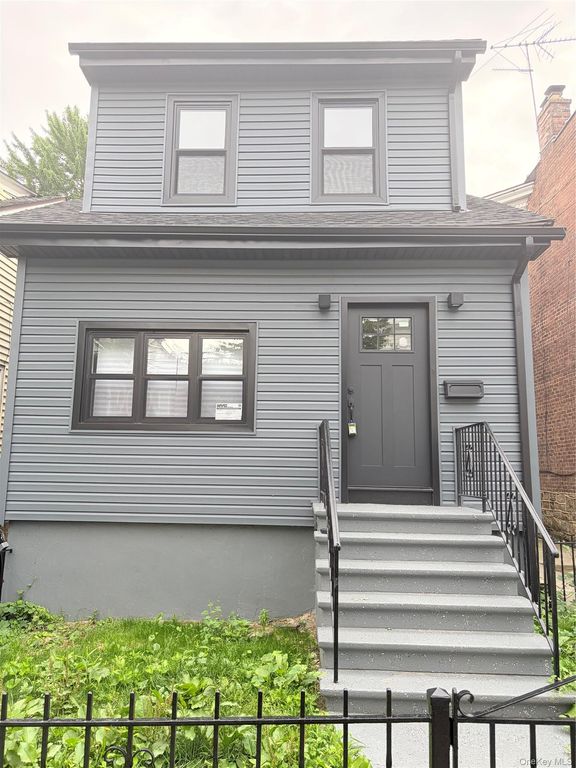 128 E 238th Street, Bronx, NY 10470