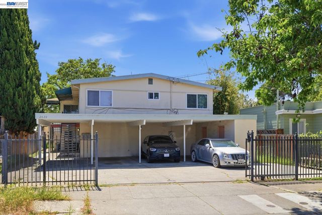 2828 Viola St, Oakland, CA 94619