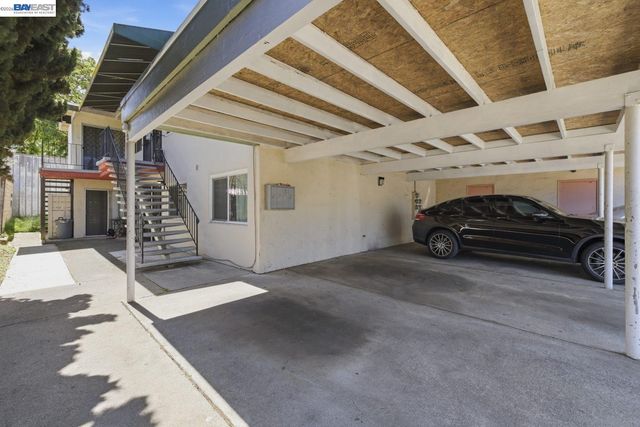 2828 Viola St, Oakland, CA 94619