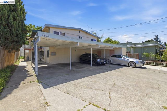 2828 Viola St, Oakland, CA 94619