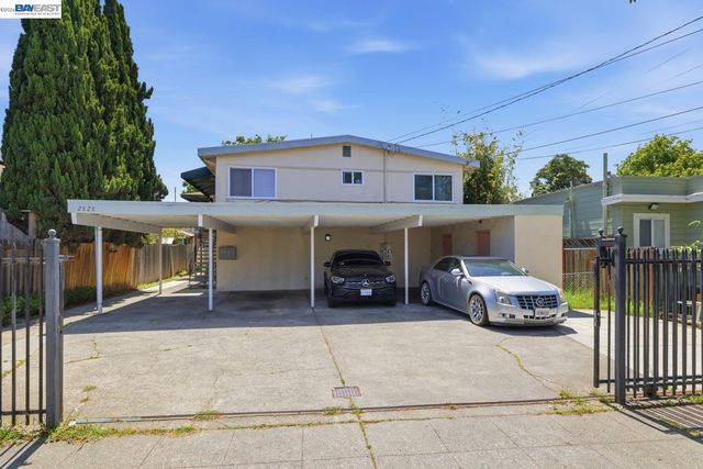 2828 Viola St, Oakland, CA 94619