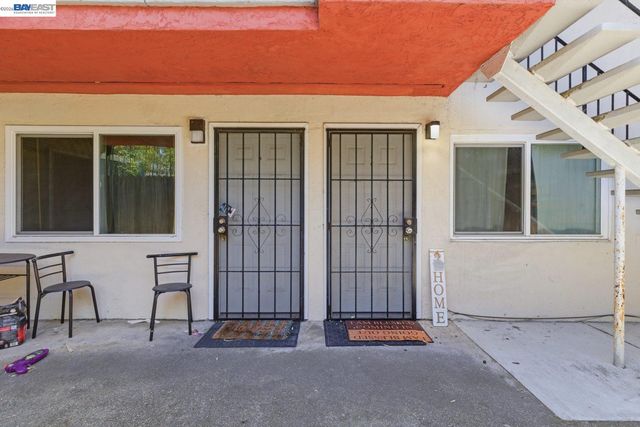 2828 Viola St, Oakland, CA 94619