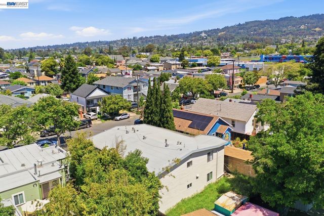 2828 Viola St, Oakland, CA 94619