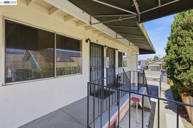 2828 Viola St, Oakland, CA 94619