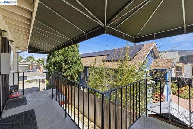 2828 Viola St, Oakland, CA 94619