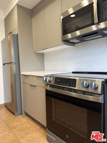 7560 Hollywood Boulevard 108, Los Angeles, CA 90046