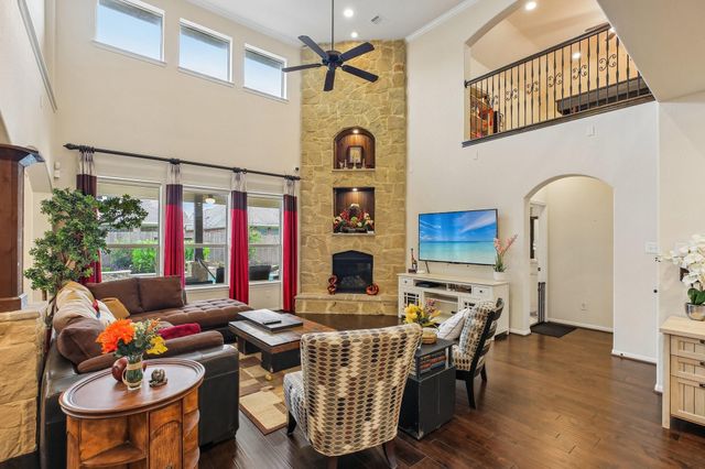 4220 Walnut Bend Drive, Friendswood, TX 77546