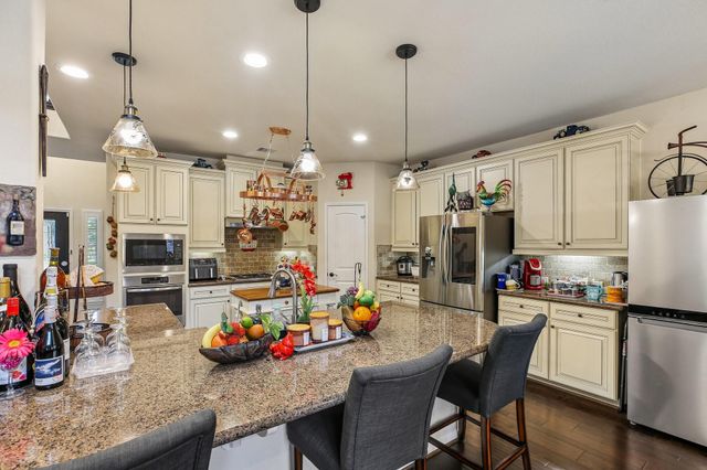 4220 Walnut Bend Drive, Friendswood, TX 77546