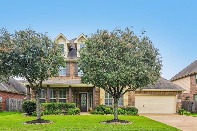 4220 Walnut Bend Drive, Friendswood, TX 77546