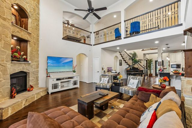 4220 Walnut Bend Drive, Friendswood, TX 77546