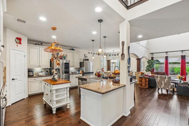 4220 Walnut Bend Drive, Friendswood, TX 77546