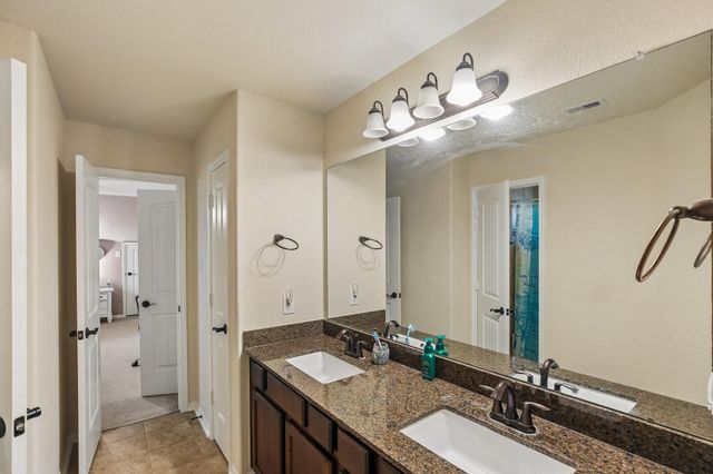 4220 Walnut Bend Drive, Friendswood, TX 77546