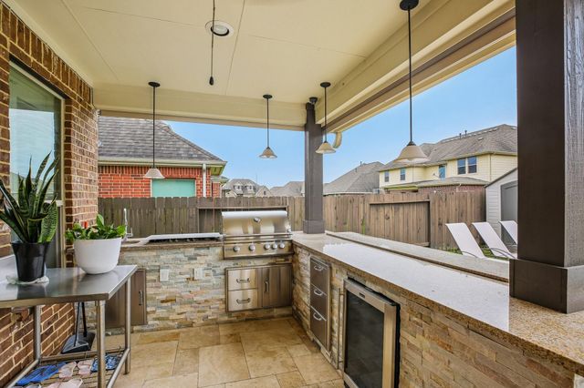 4220 Walnut Bend Drive, Friendswood, TX 77546