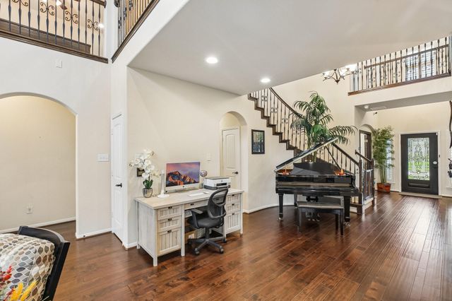 4220 Walnut Bend Drive, Friendswood, TX 77546