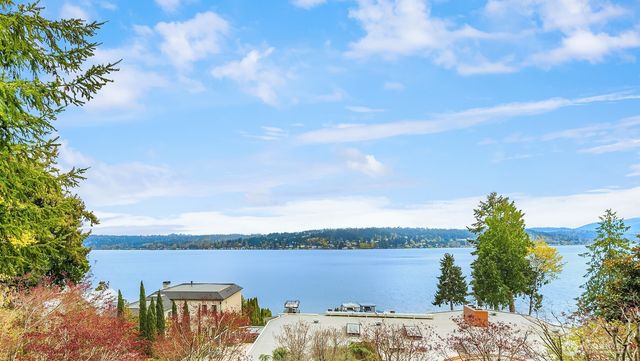 1848 W Lake Sammamish Parkway SE, Bellevue, WA 98008