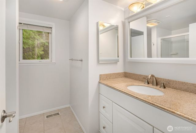 1848 W Lake Sammamish Parkway SE, Bellevue, WA 98008