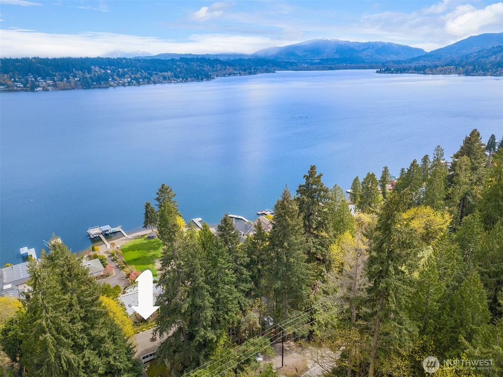 1848 W Lake Sammamish Parkway SE, Bellevue, WA 98008