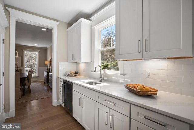 16043 KEYMER HILL CT, Hamilton, VA 20158