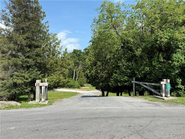 2359 Sands Road, Camillus, NY 13031