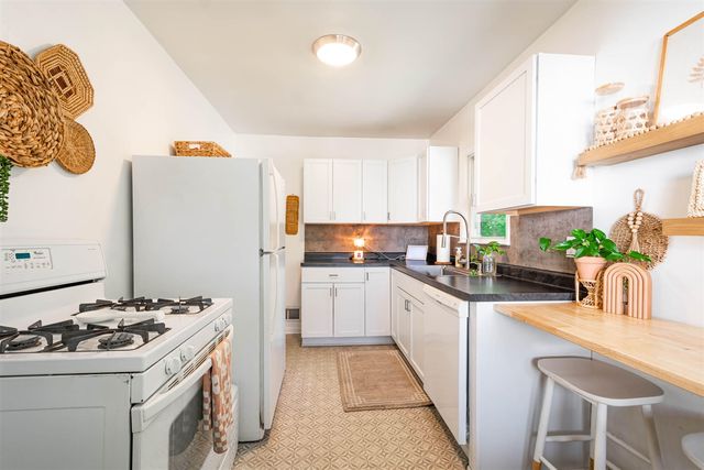92 Kellogg Street, Battle Creek, MI 49037