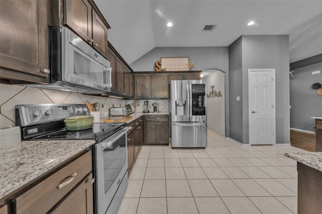11209 Beechgrove Court, Fort Worth, TX 76140