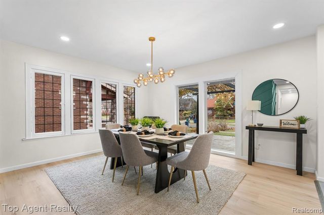 784 Barrington Road, Grosse Pointe Park, MI 48230