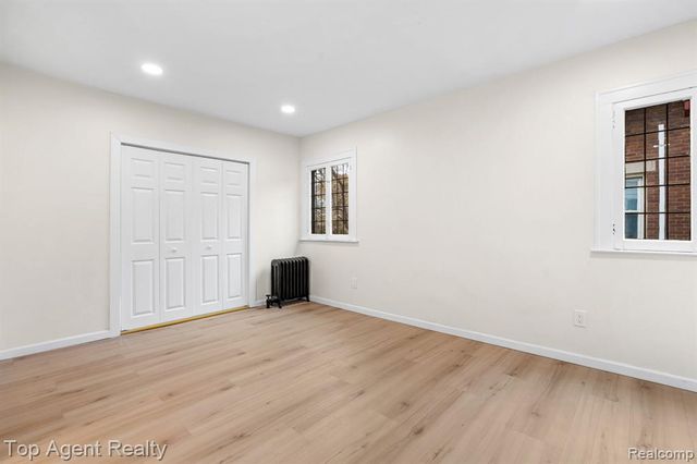 784 Barrington Road, Grosse Pointe Park, MI 48230