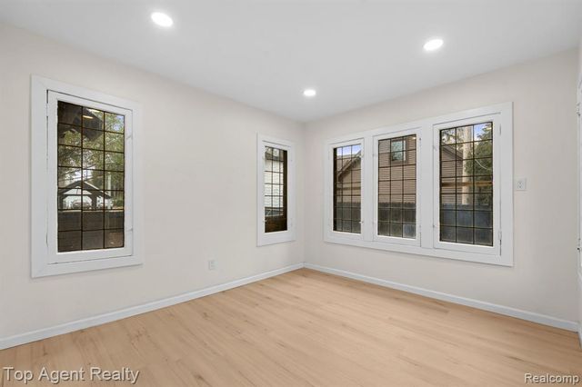 784 Barrington Road, Grosse Pointe Park, MI 48230