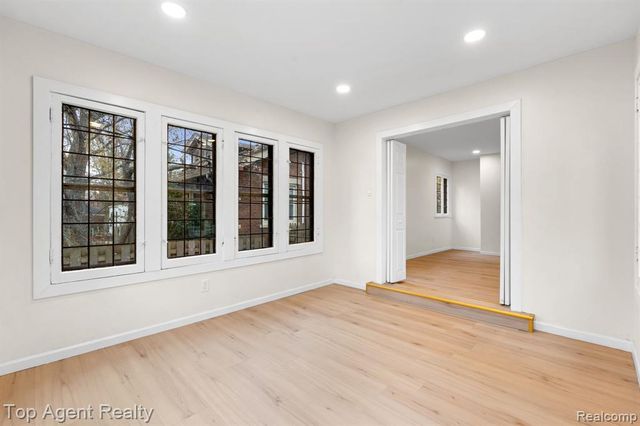 784 Barrington Road, Grosse Pointe Park, MI 48230