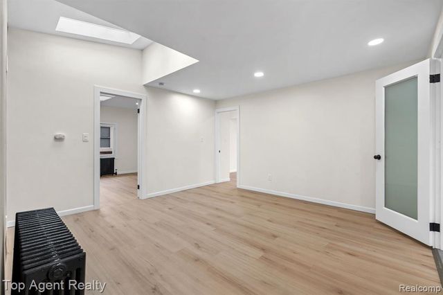 784 Barrington Road, Grosse Pointe Park, MI 48230
