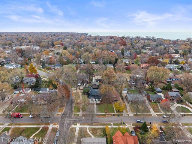 784 Barrington Road, Grosse Pointe Park, MI 48230