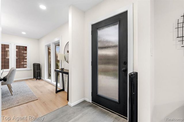 784 Barrington Road, Grosse Pointe Park, MI 48230