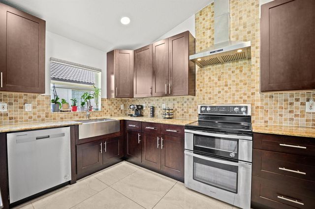 1842 OAK BERRY Circle, Wellington, FL 33414