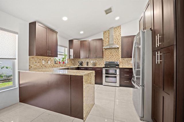 1842 OAK BERRY Circle, Wellington, FL 33414