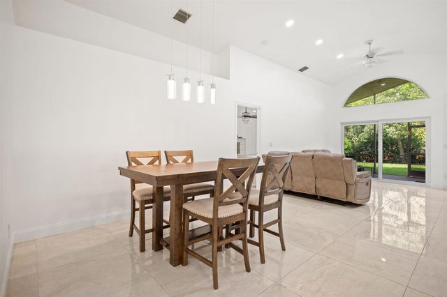 1842 OAK BERRY Circle, Wellington, FL 33414