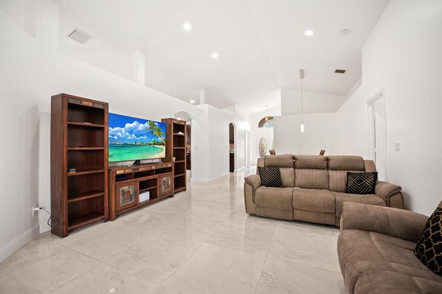 1842 OAK BERRY Circle, Wellington, FL 33414